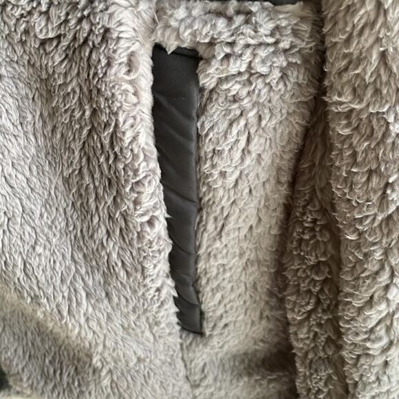 Steve Madden Women's Black Grey Quilted Fleece Snap-Up  Jacket  NWT Medium - Picture 5 of 10